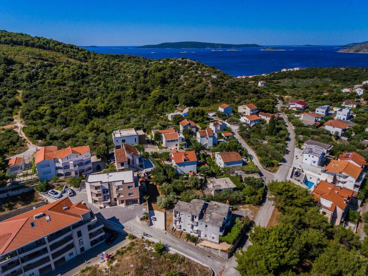 Apartments Mare Трогір Екстер'єр фото