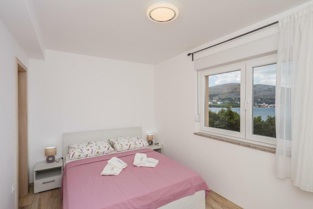 Apartments Mare Трогір Екстер'єр фото