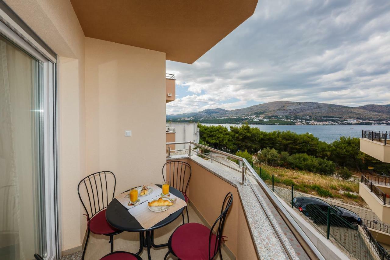 Apartments Mare Трогір Екстер'єр фото