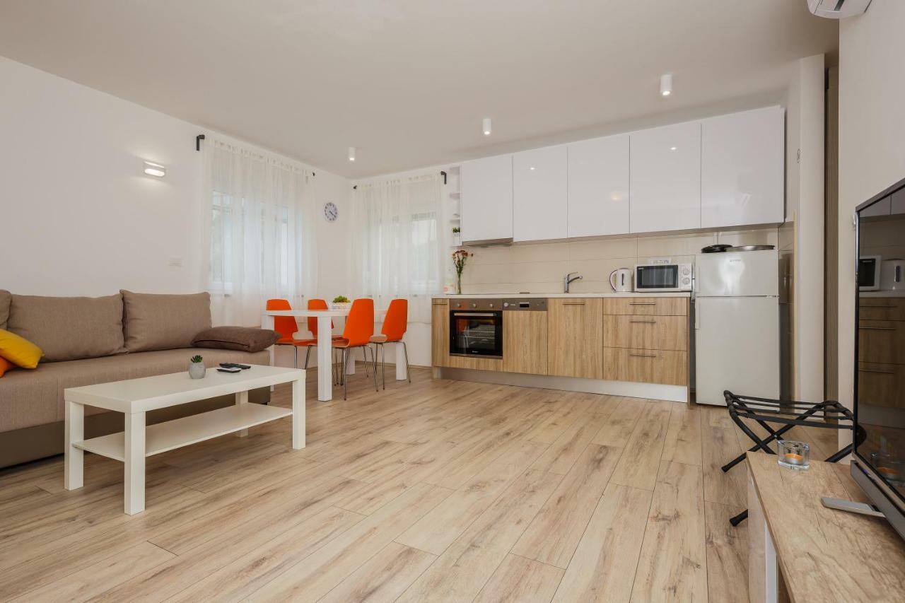 Apartments Mare Трогір Екстер'єр фото