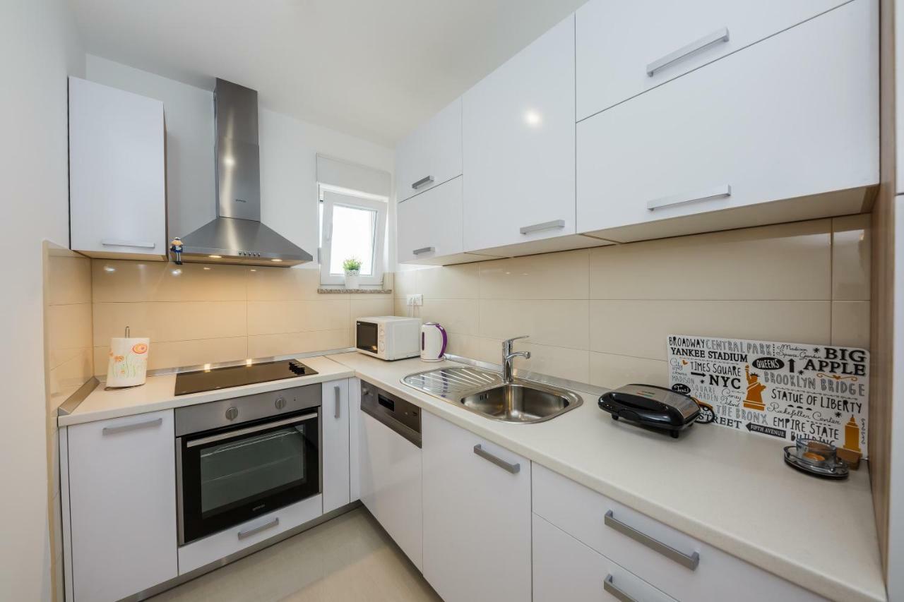 Apartments Mare Трогір Екстер'єр фото